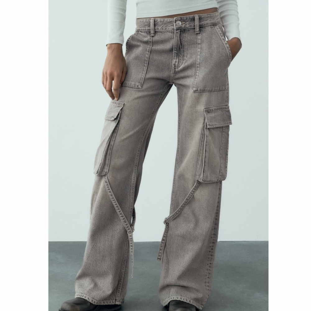 Zara Mid-Rise TRF Cargo Jeans NWT - Size 2 USA